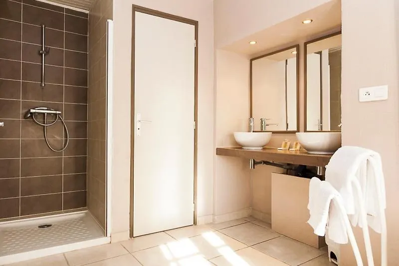 Hotel Logis Les Magnanarelles à Maussane-les-Alpilles France