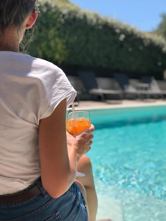 Hotel Logis Les Magnanarelles à Maussane-les-Alpilles
