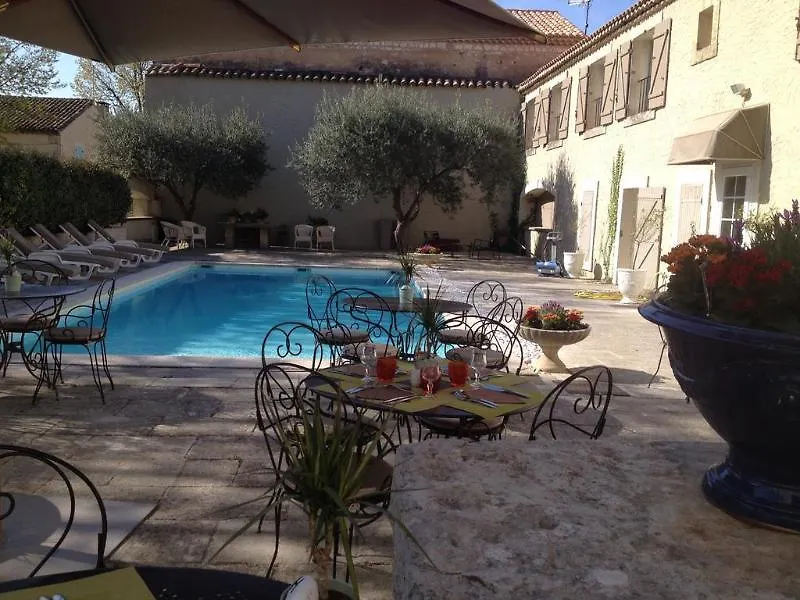 Hotel Logis Les Magnanarelles à Maussane-les-Alpilles