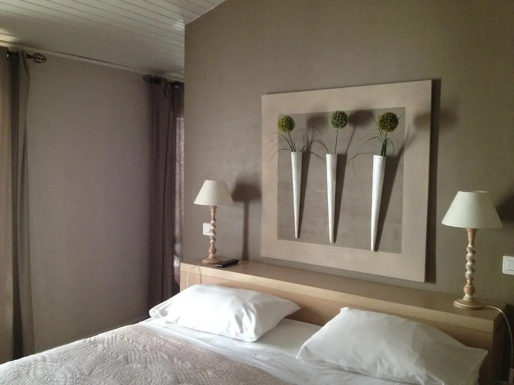 Hotel Logis Les Magnanarelles à Maussane-les-Alpilles France