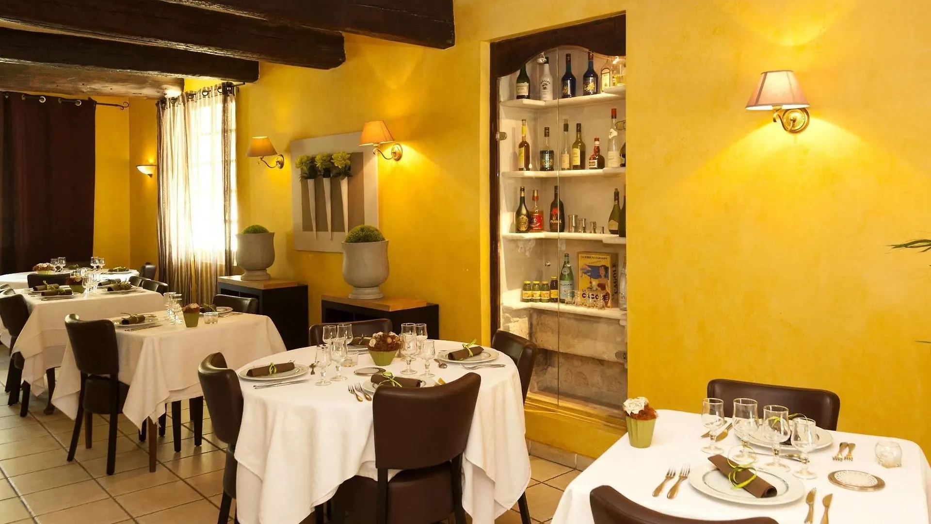 Hotel Logis Les Magnanarelles à Maussane-les-Alpilles