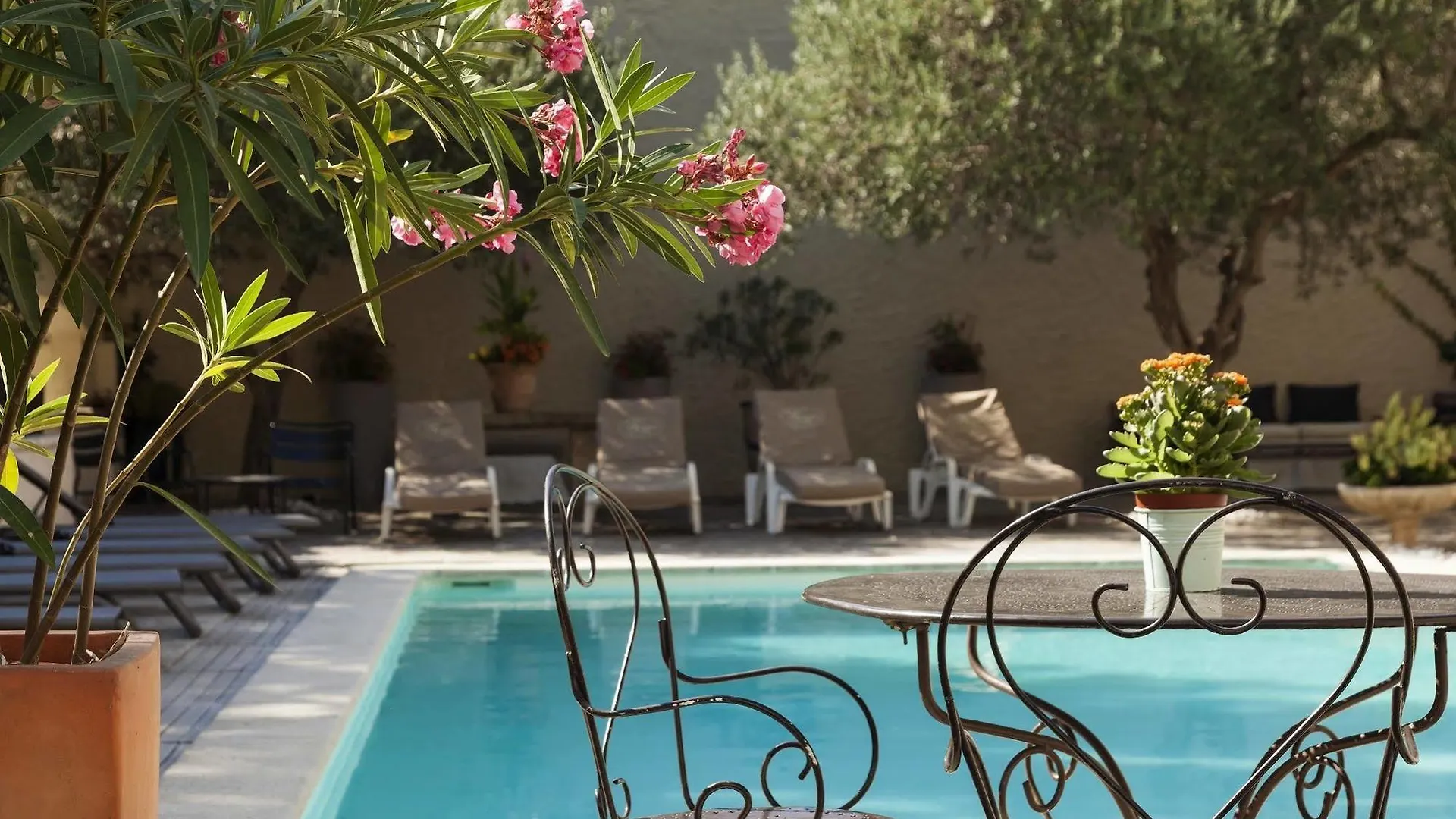 Hotel Logis Les Magnanarelles à Maussane-les-Alpilles