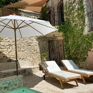 Les Vieux Murs Montfort (Alpes-de-Haute-Provence)